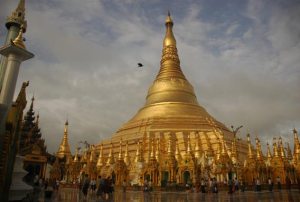 adia-2007-07-01-dsc-8541-shwedagon-pagoda-myanmar-yangon-cringelcom